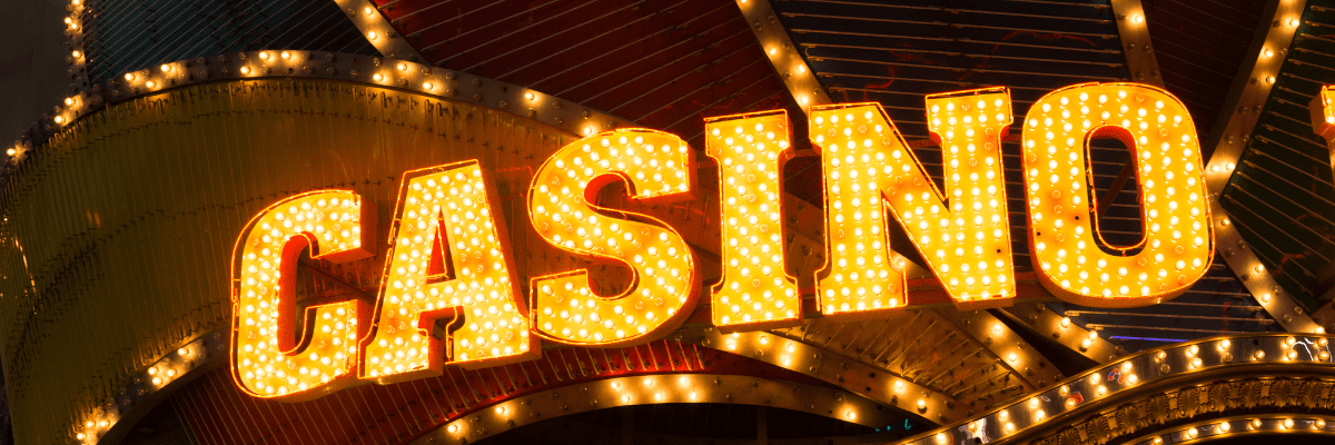 AC365 অ্যাভিয়েটর ব্যাকড্রপ—আকাশ-থিমড ভিজ্যুয়াল ও ইন্টারফেস পরিবেশ