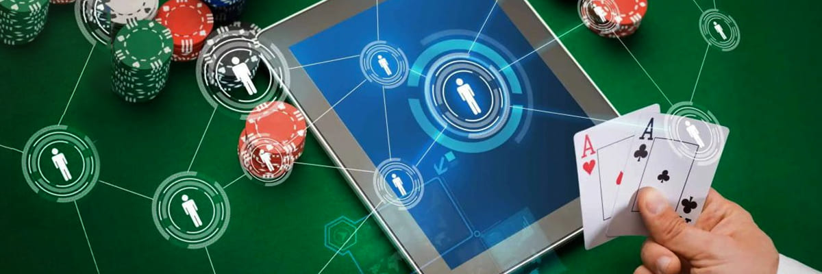 AC365 ক্যাসিনো ভিজ্যুয়াল মন্টাজ—গেম টাইল, টেবিল স্টাইল এলিমেন্ট ও লাইভ ডিলার পরিবেশসহ